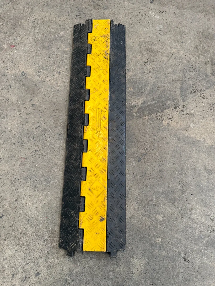 Heavy Duty Cable Ramps / Cable Protectors –1 Metre - Image 1