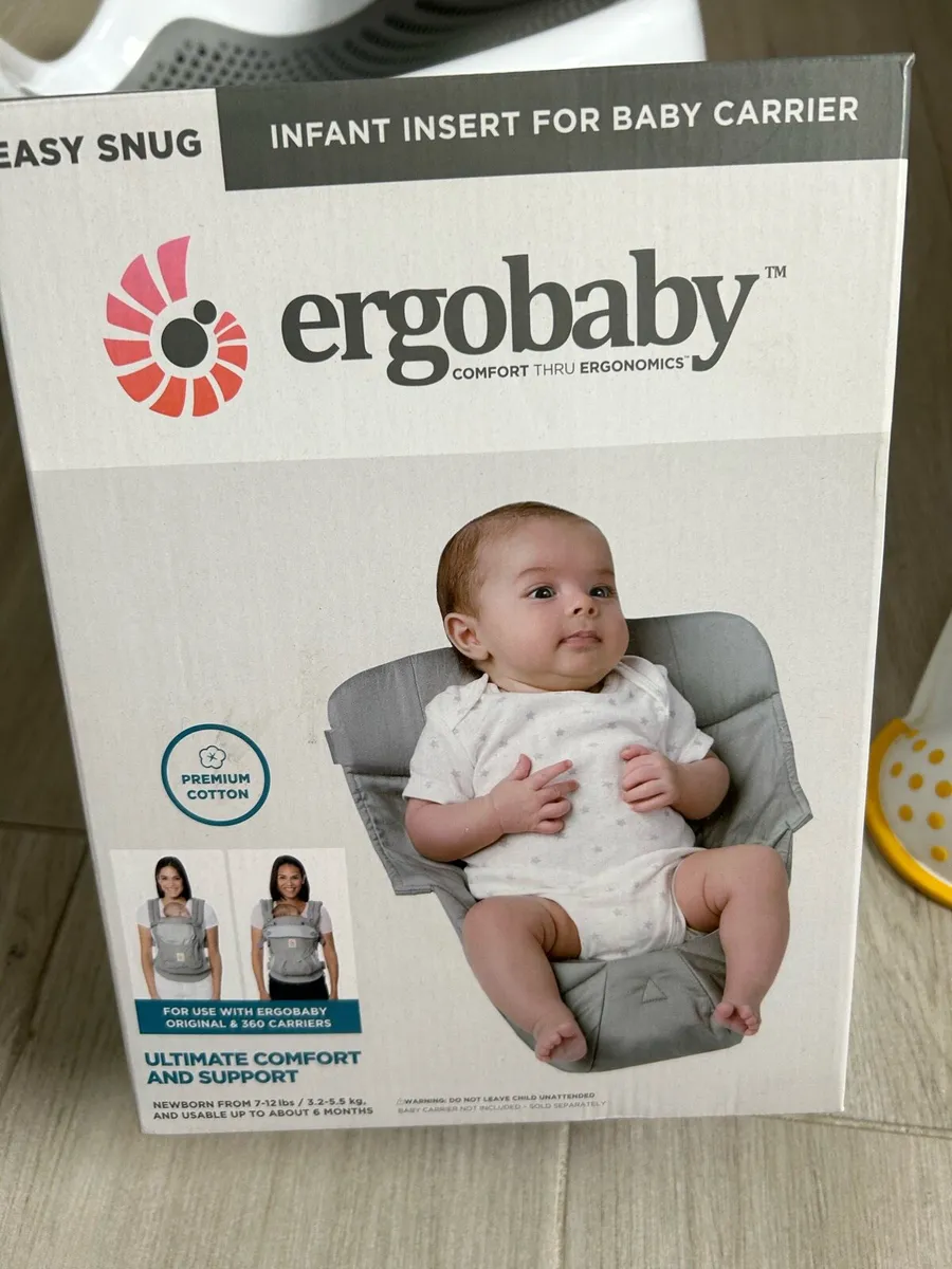 Ergobaby 360 carrier with newborn insert - Image 4