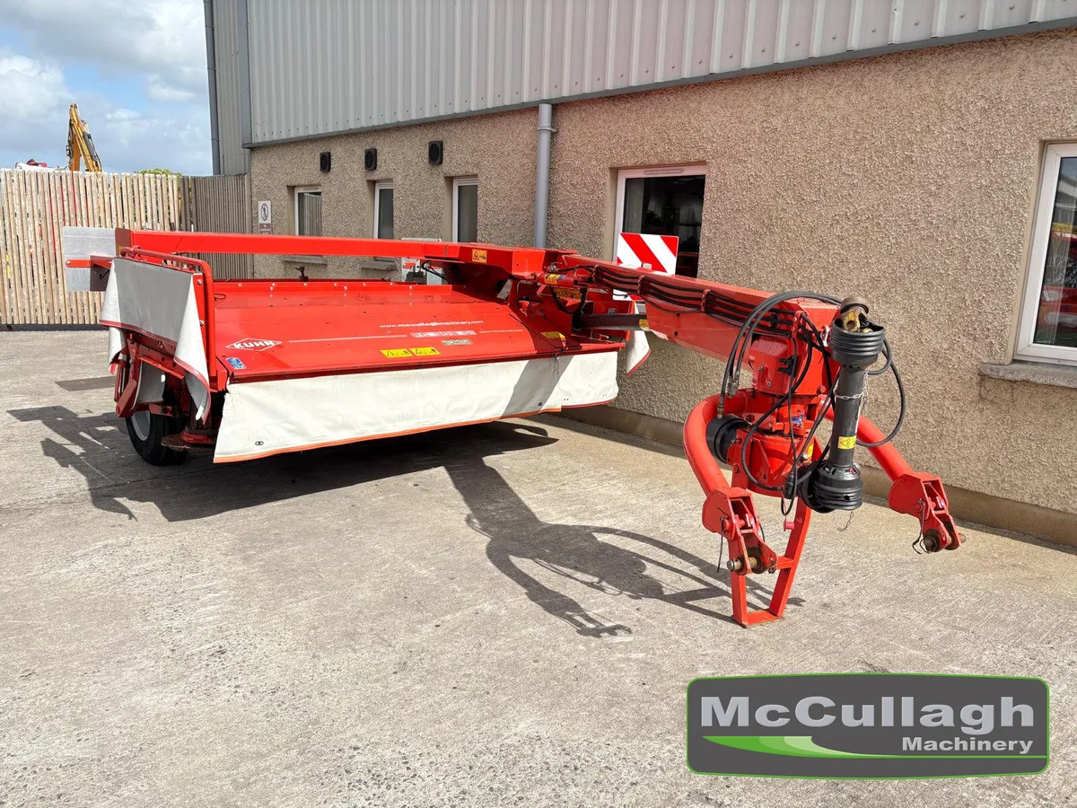 Used Kuhn 302 10ft Trailed Mower Conditioner - Image 2
