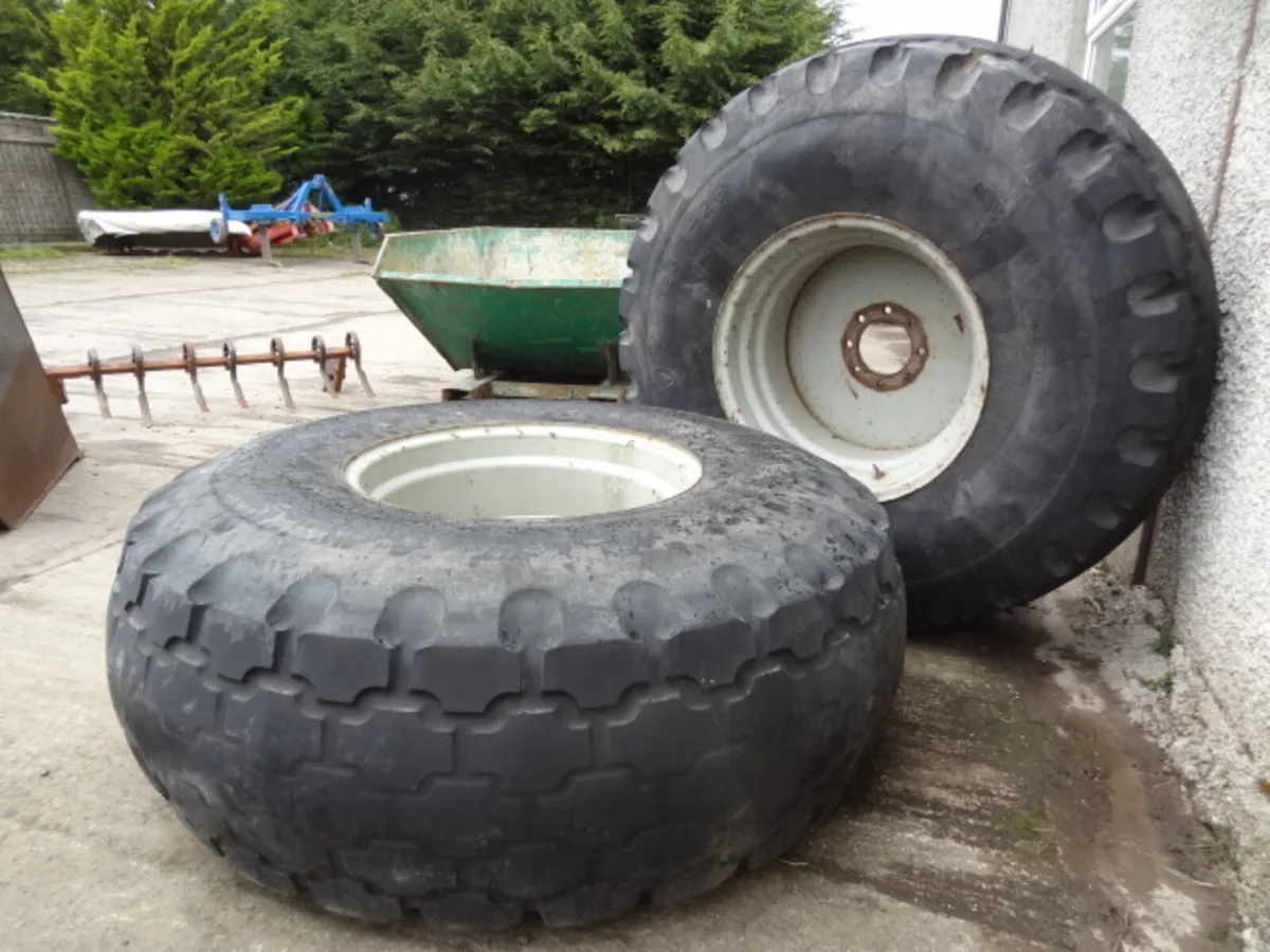 Firestone 23.1R26 Grass Turf Wheels - Image 3
