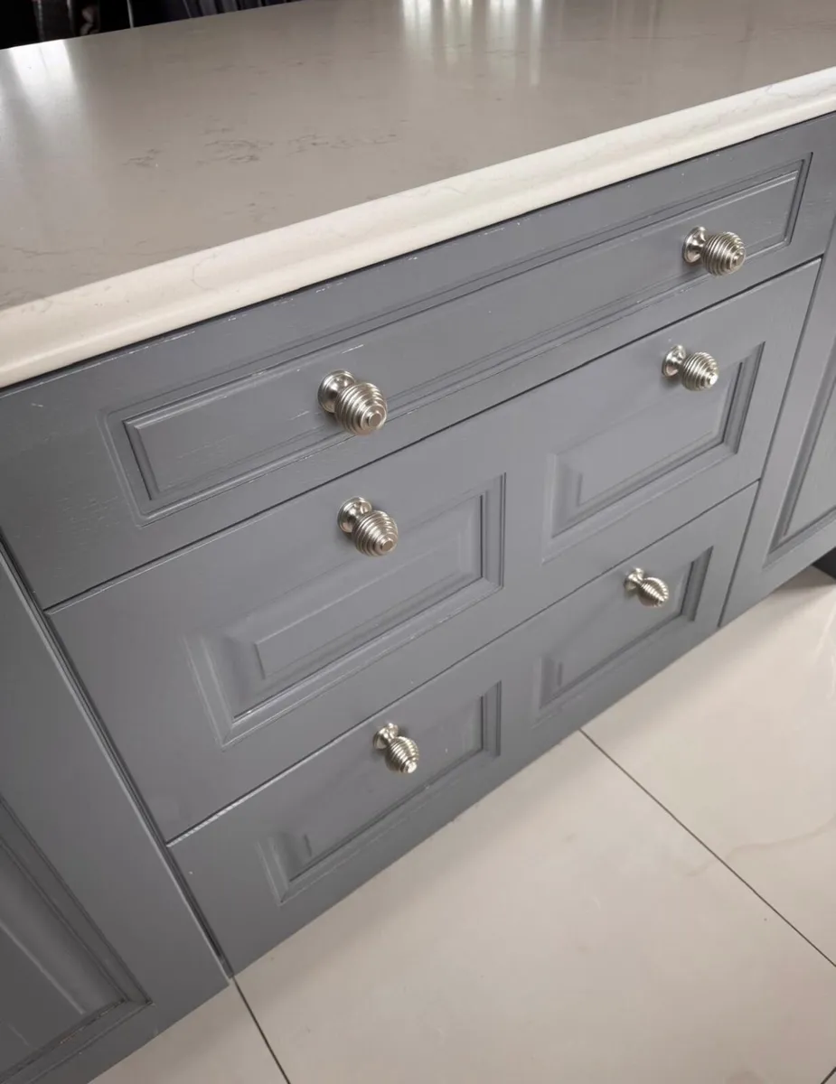 Kitchen island - Image 3