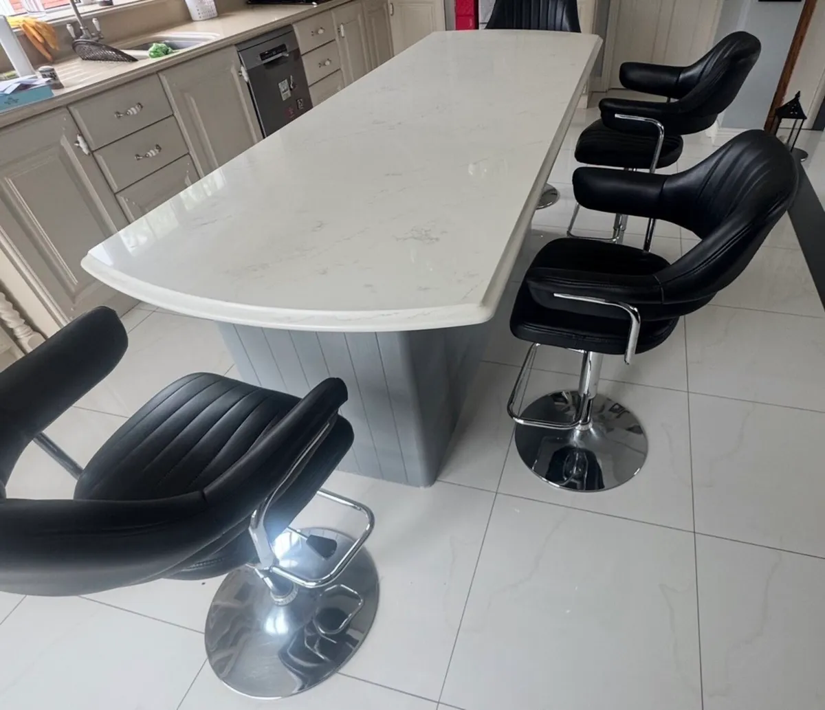 Kitchen island - Image 4