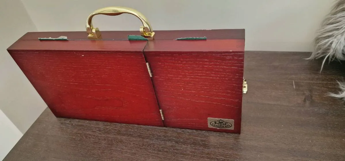 Portable oil artists paintbox and easel - Image 1