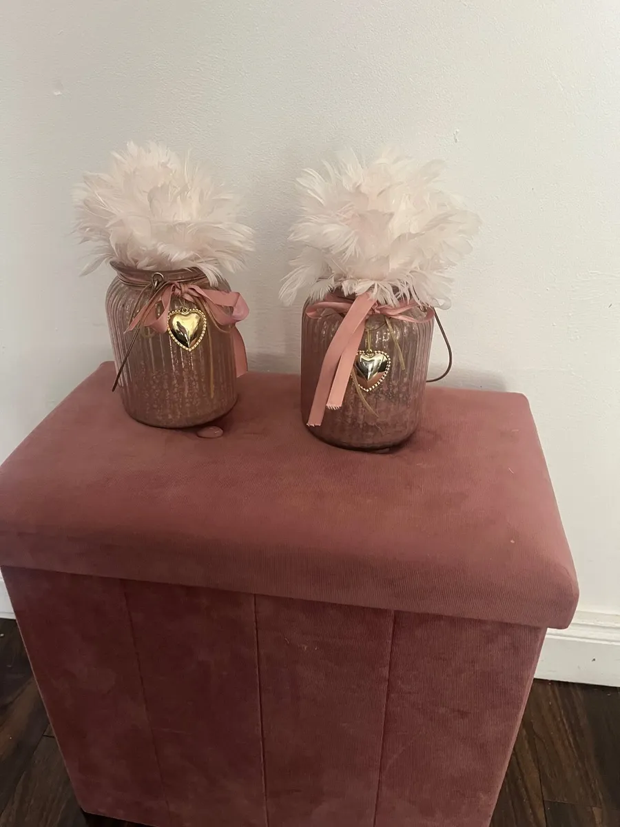 Ottoman and glass jars - Image 1