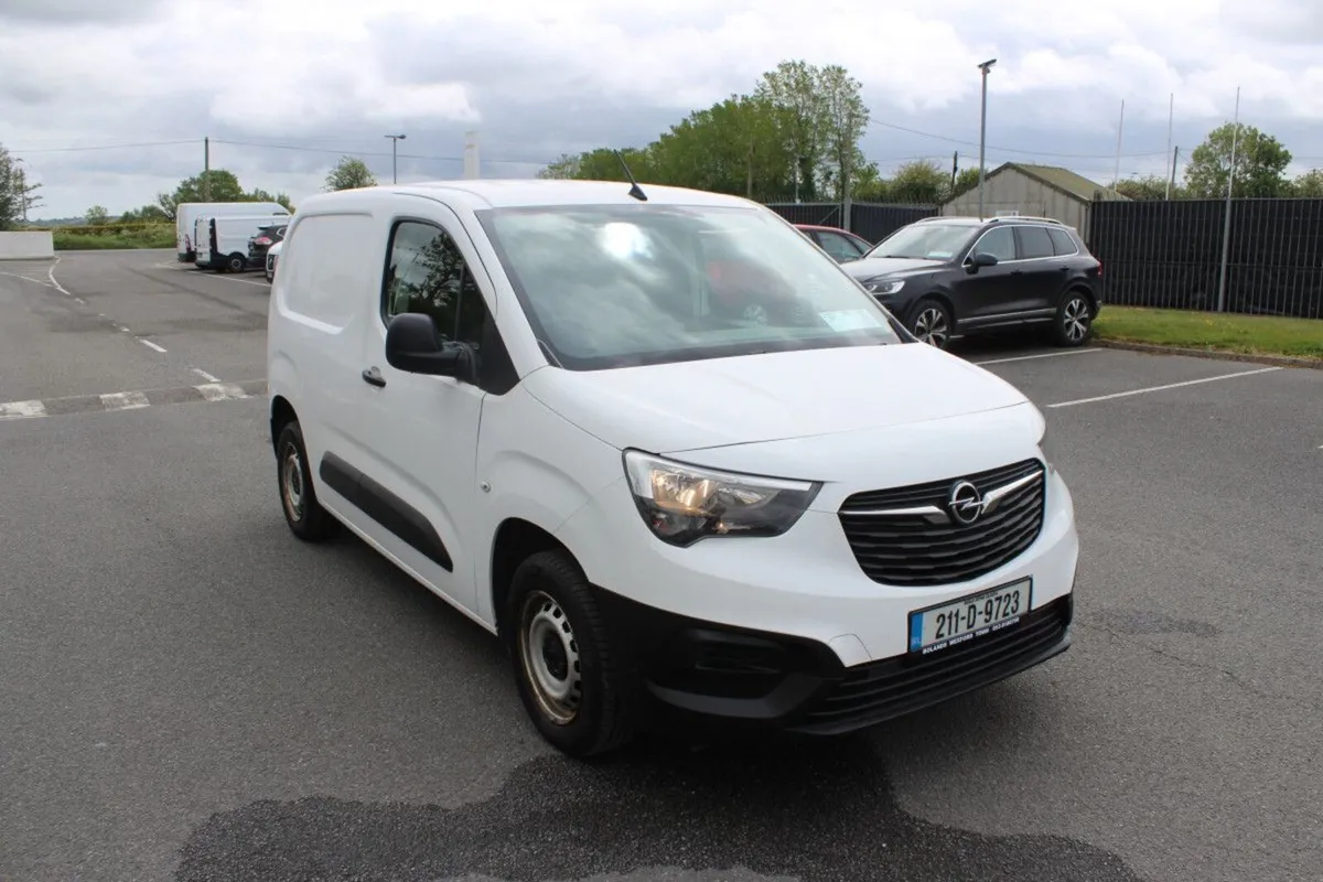 Opel Combo 1.5 Turbo D 100PS Energy 5 Seater- TEND - Image 1