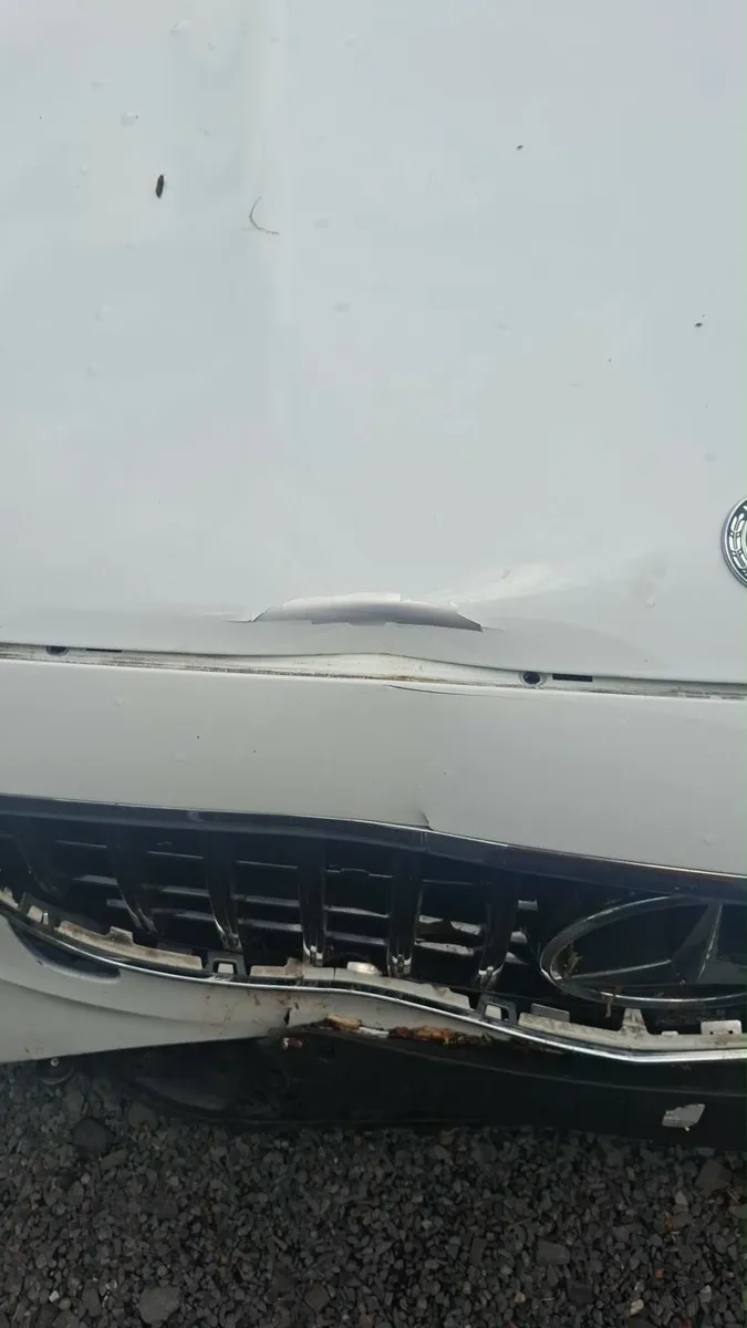Mercedes benz e220d coupe amg line crash damage - Image 4