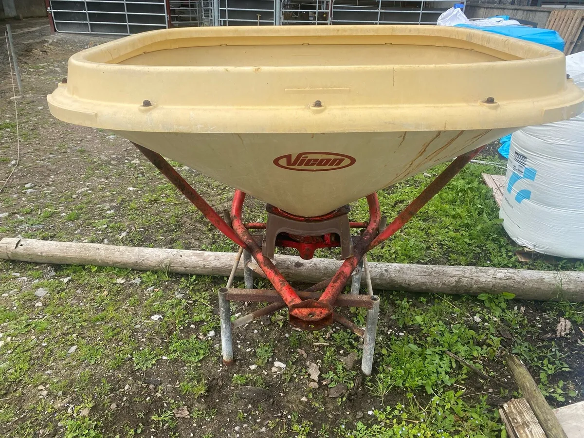 Lely Lotus 300 Tedder & Vicon wagtail - Image 4