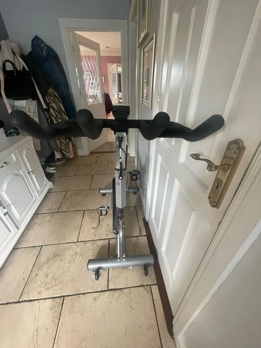 STAR TRAC Spinning Bike Excellent Condition - Image 2
