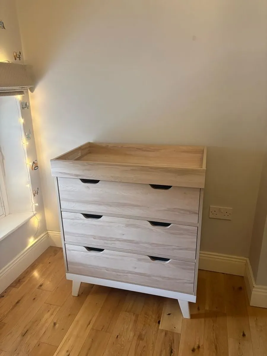 Mamas and Papas Chest of Drawers with baby changing top