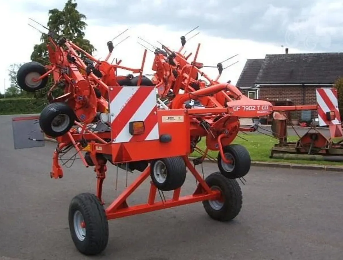 KUHN GF7902T G11 TRAILED TEDDER - Image 3
