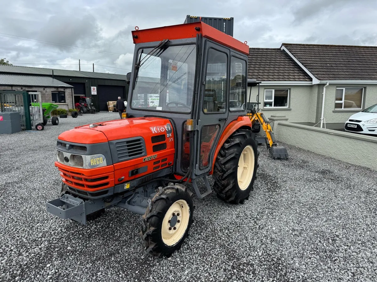 Kioti dk35 4wd tractor - Image 2