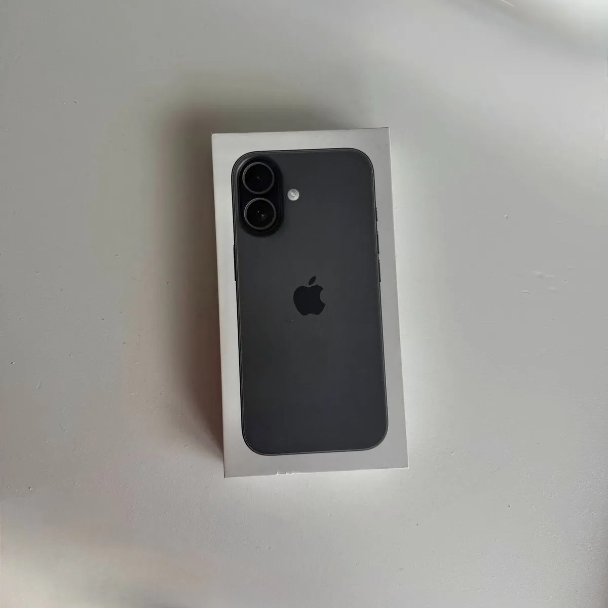 iPhone 17 / Unopened - Image 1