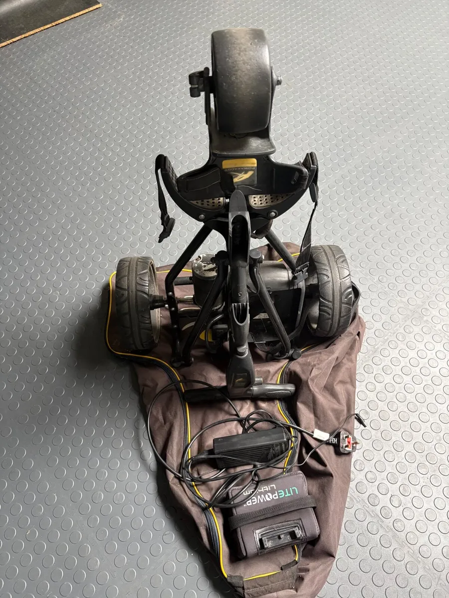 Golf cart - Powacaddy & golf clubs - Image 2