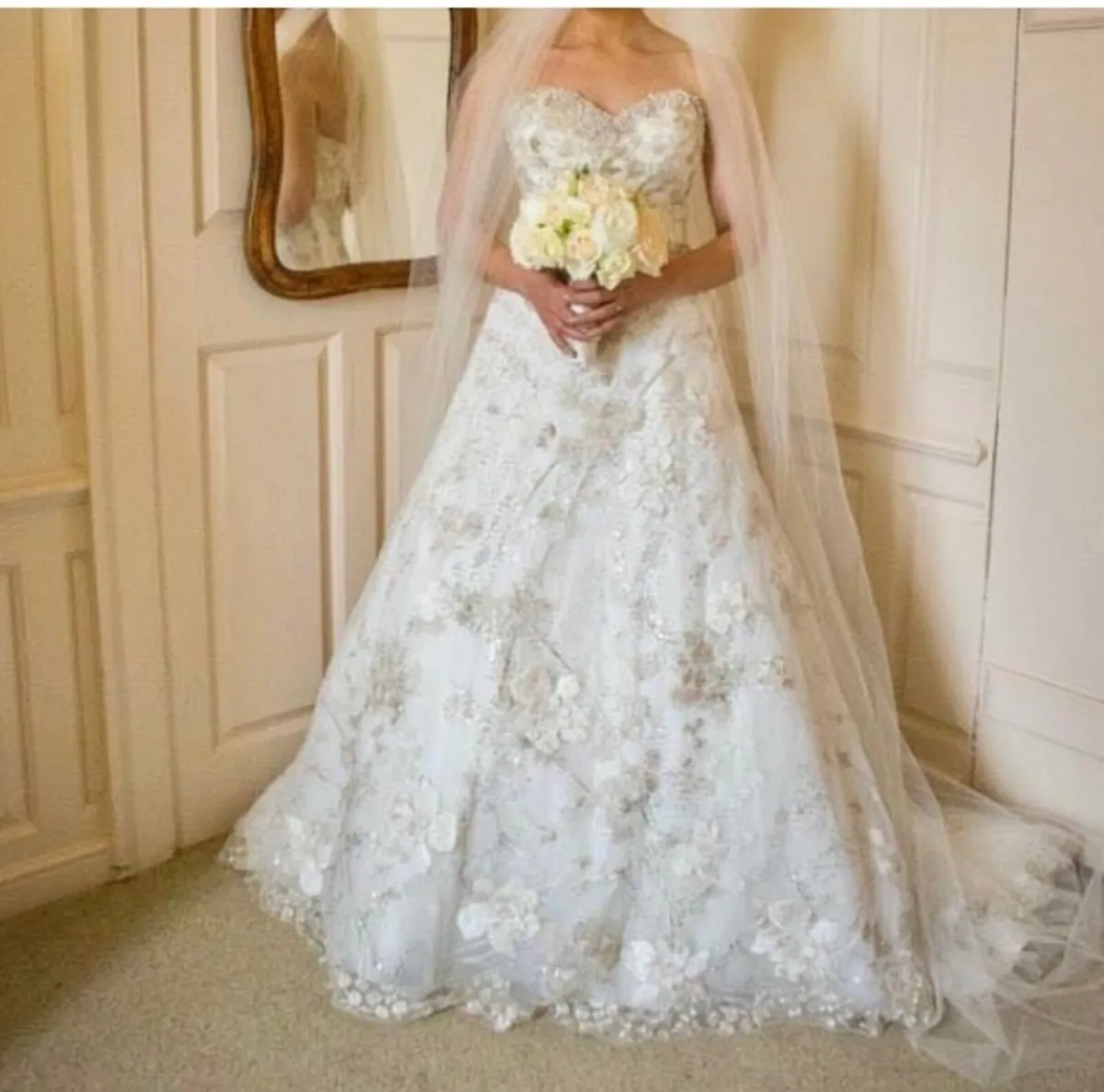 Wedding dress - Image 1