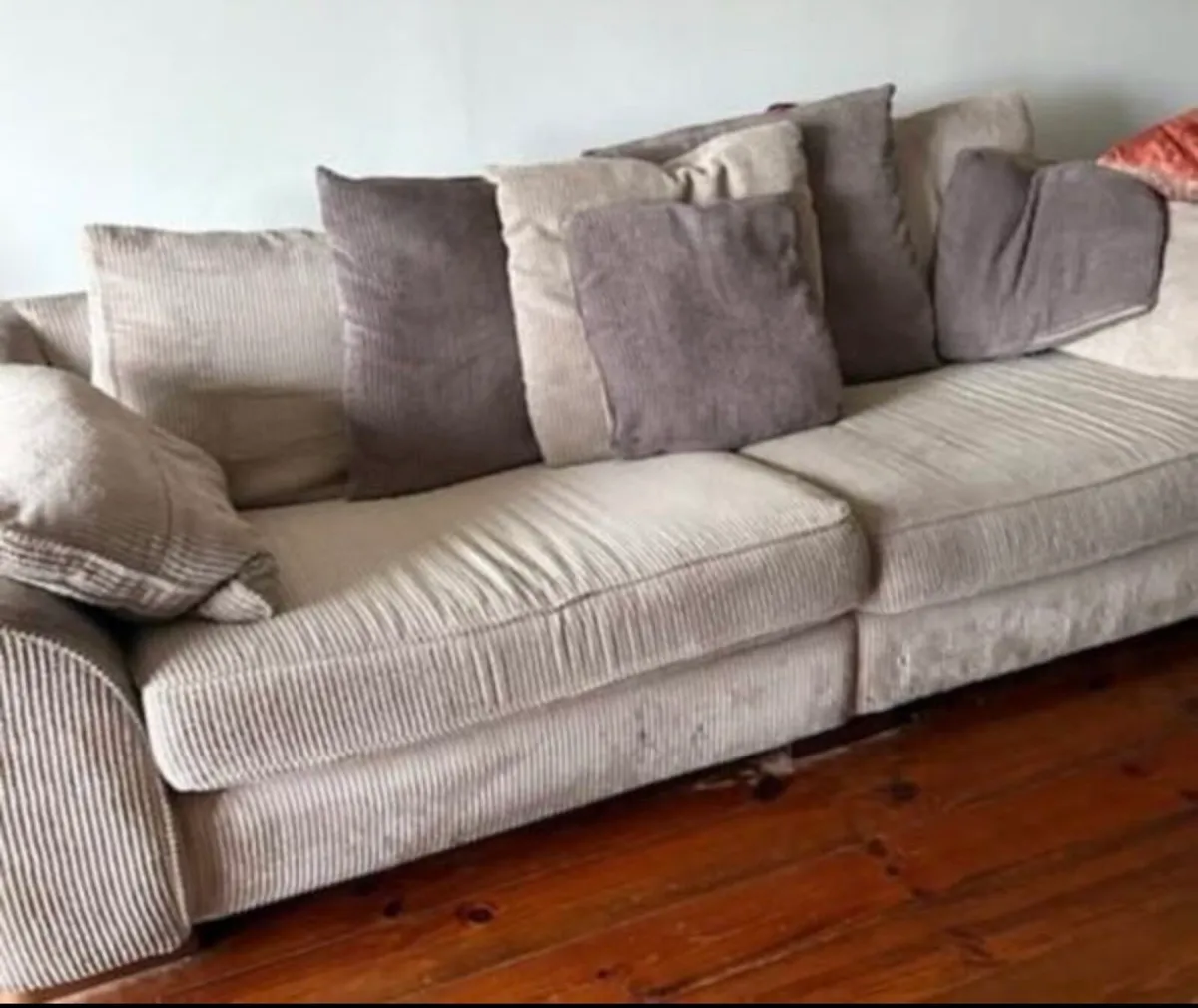 ** 💶 Casey’s Furnture 3 seater sofa couch **