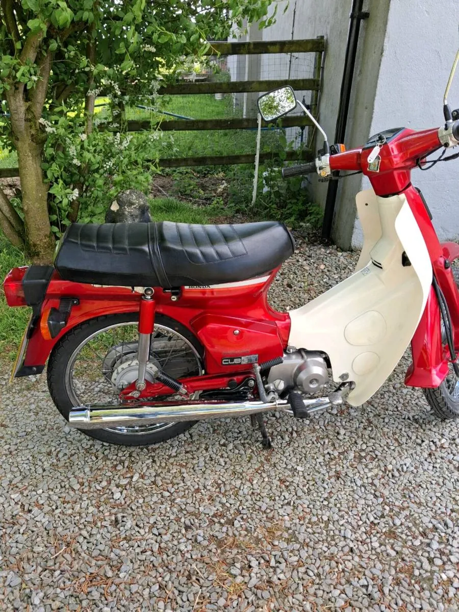 Vintage motorcycle - Image 1