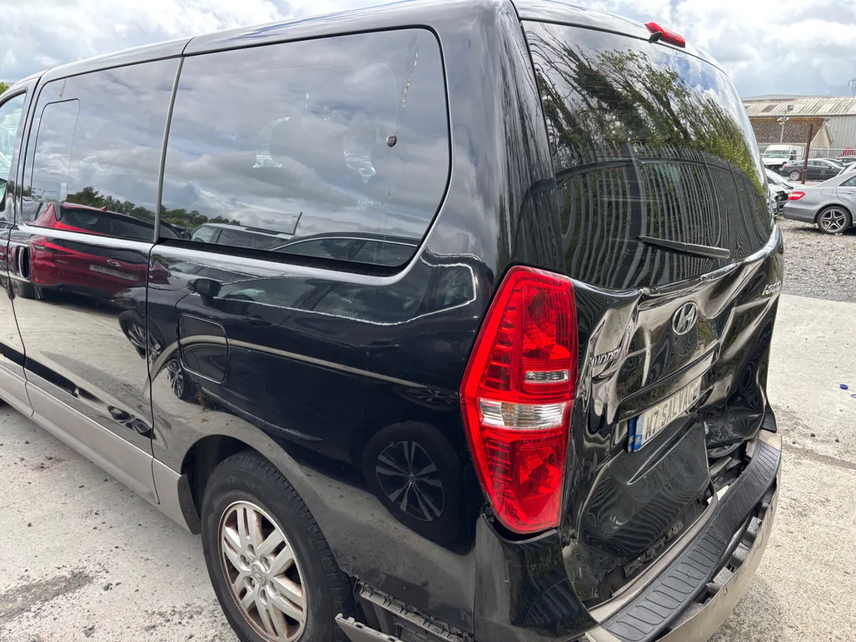 17 i800 2.5 Diesel 8 Seats 100k miles Drive home - Image 4