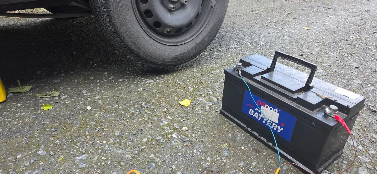 Battery car jack - Image 4