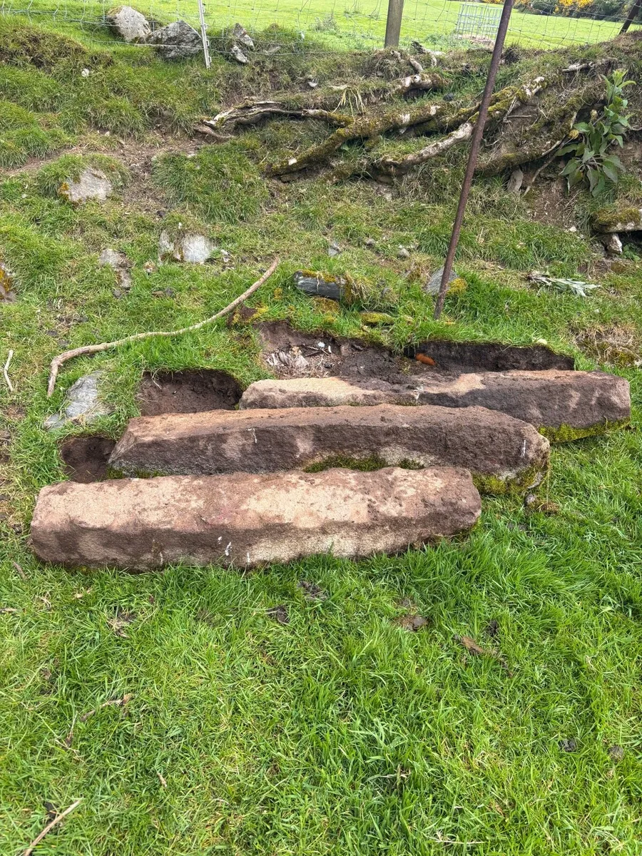 Granite post - Image 2