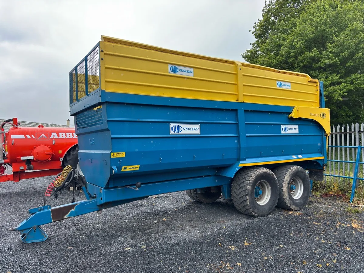 2011 Kane 18T Halfpipe silage trailer - Image 1
