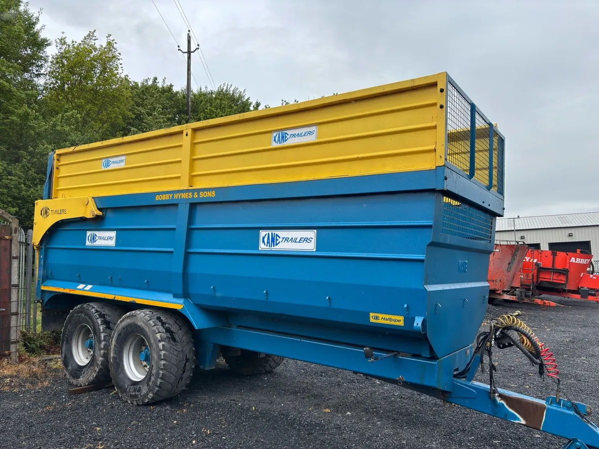 2011 Kane 18T Halfpipe silage trailer - Image 2