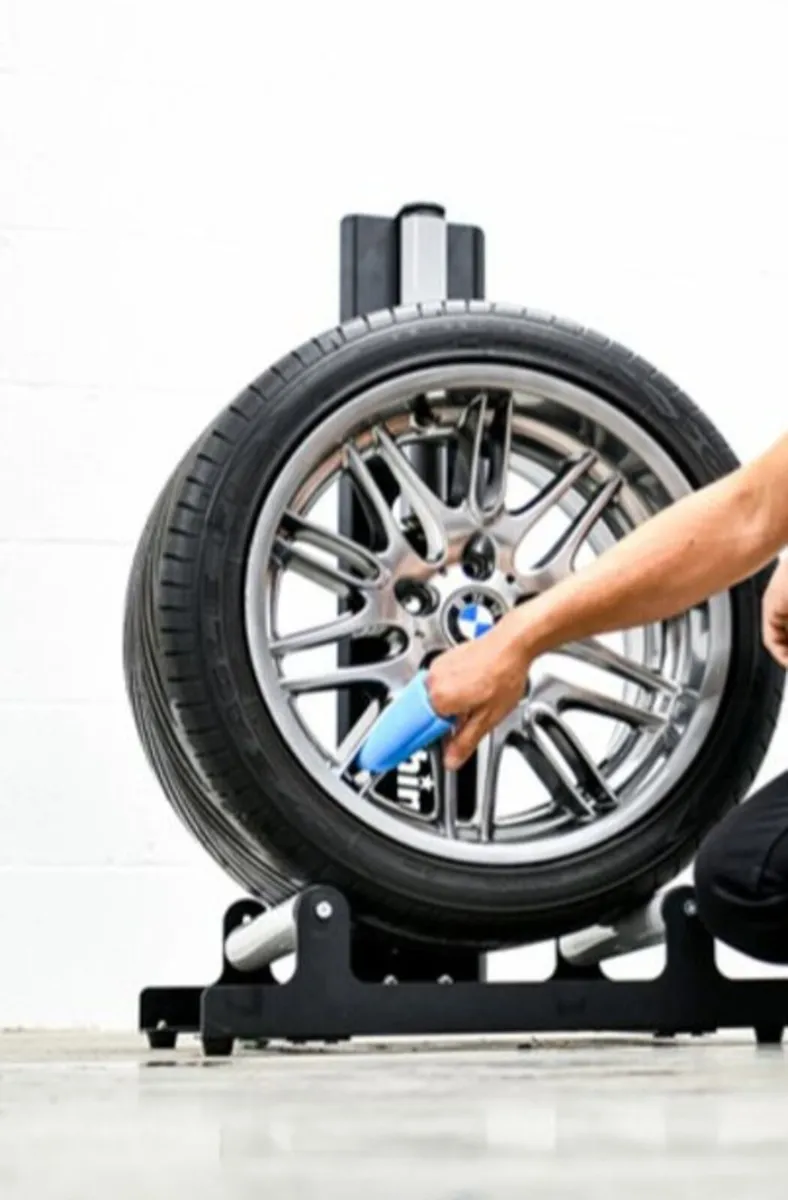 Max Shine Wheel Stand - Image 1