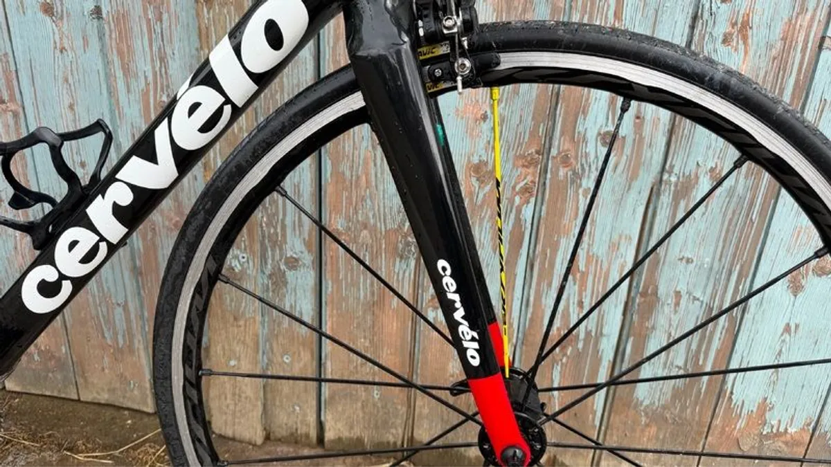 Cervelo R2 58cm carbon bike with Mavic Ksyrium Wheels - Image 2