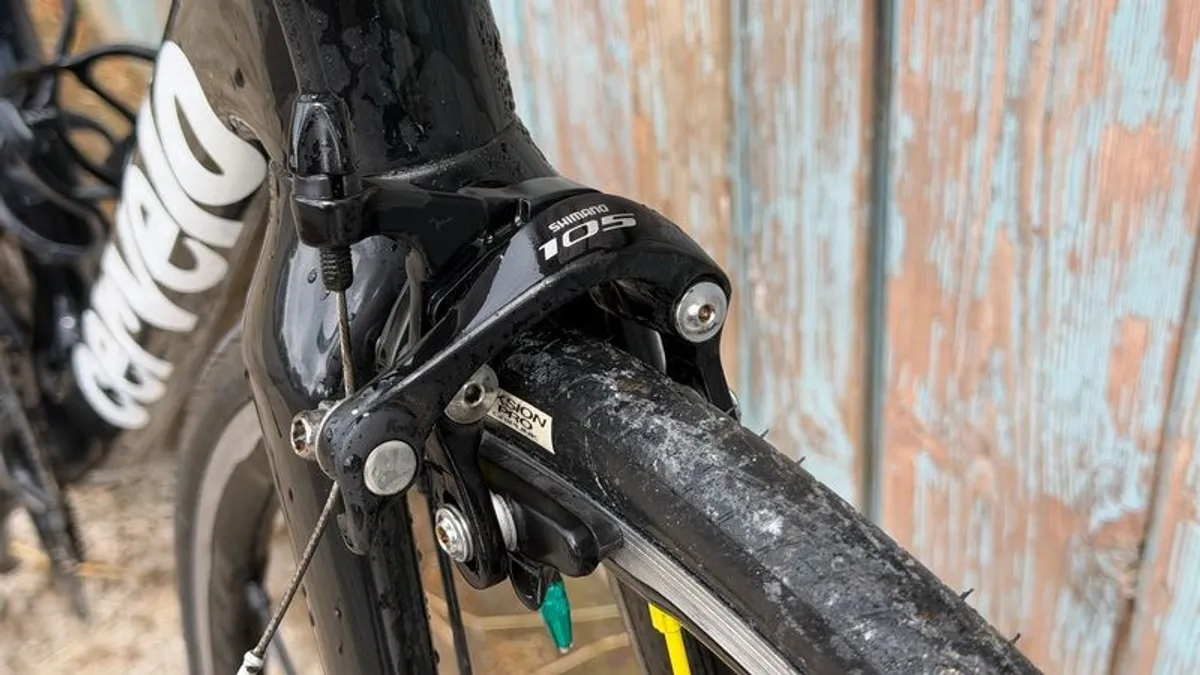 Cervelo R2 58cm carbon bike with Mavic Ksyrium Wheels - Image 3