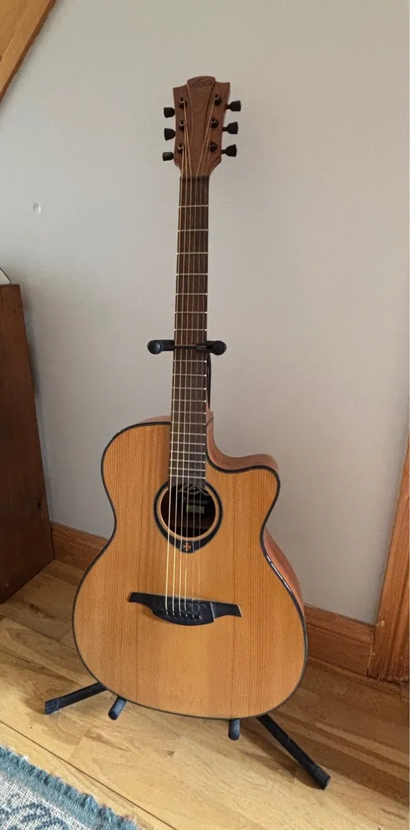 Guitar, acoustic electric - Image 1