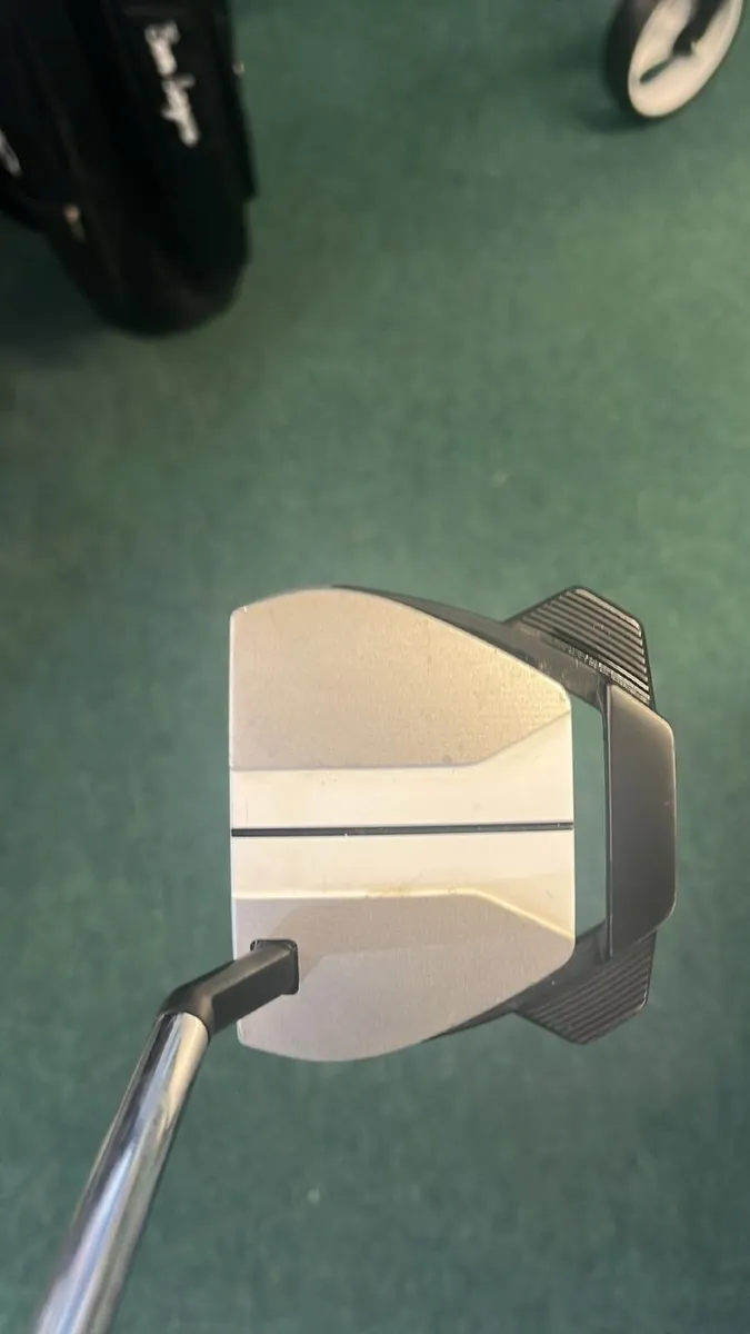 Taylormade Spider GT 35' Superstroke Grip €185 - Image 2