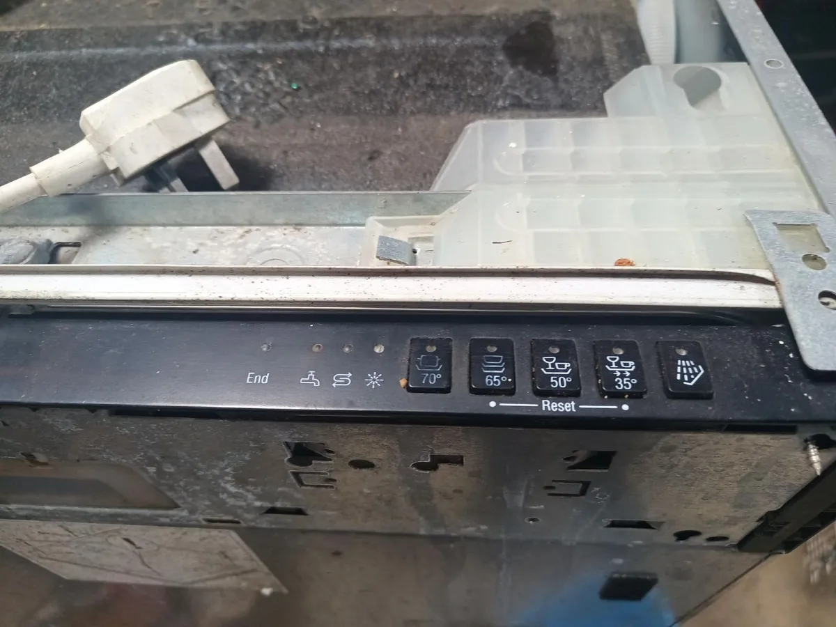 Dishwasher - Image 3