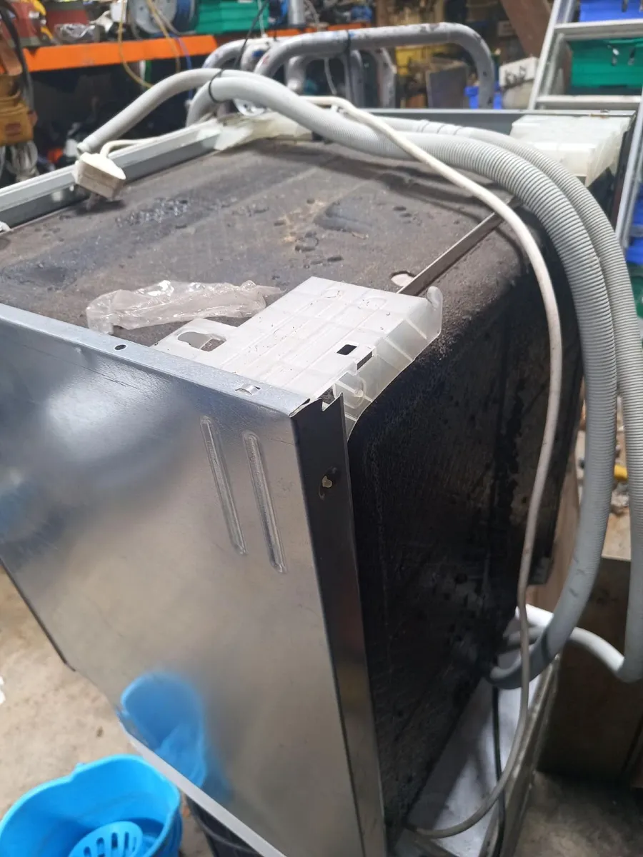 Dishwasher - Image 4