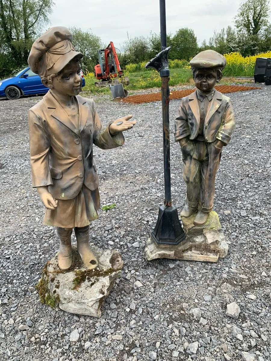 Garden statue - Image 1