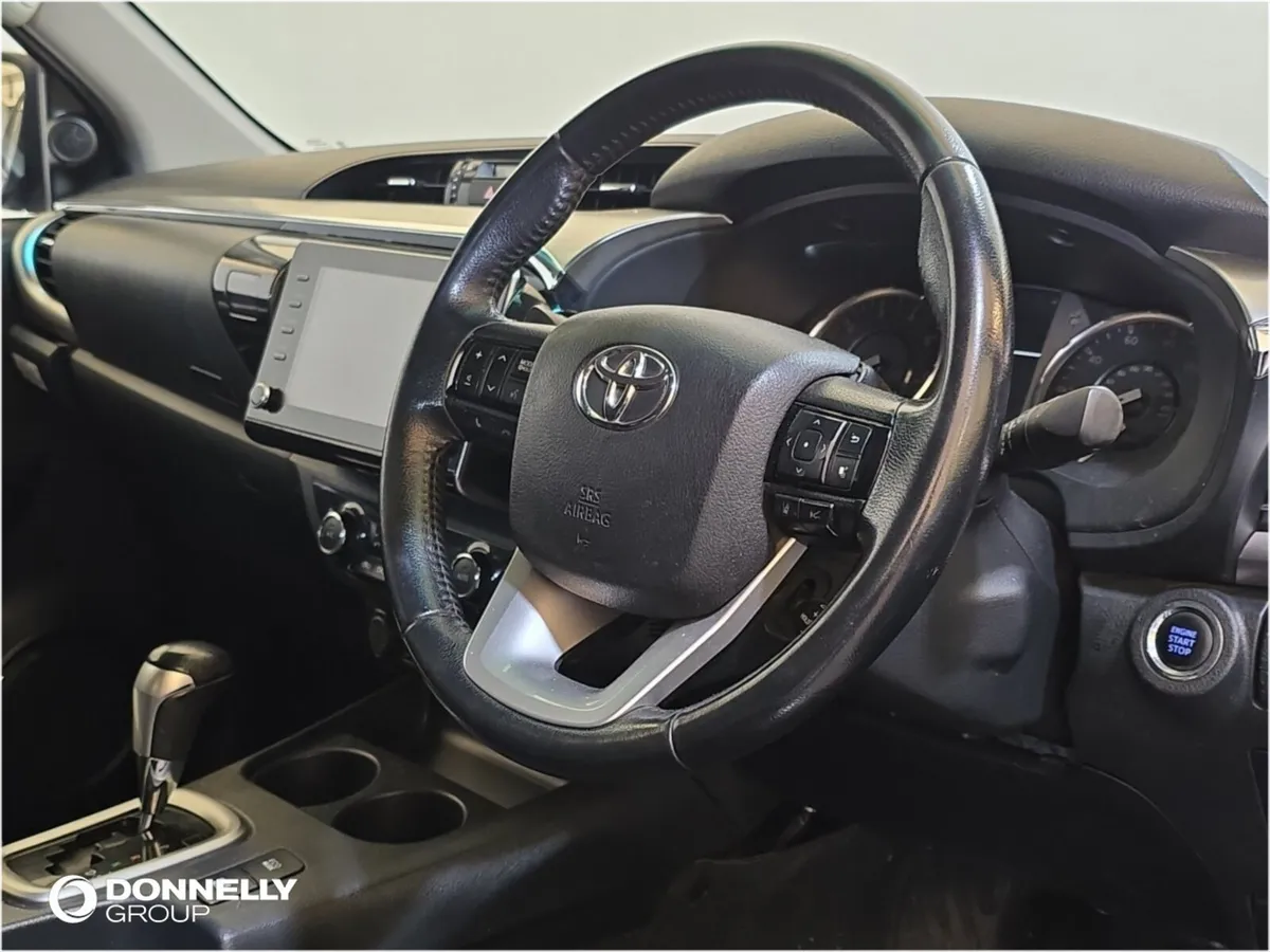 Toyota Hilux Diesel Invincible - Image 4