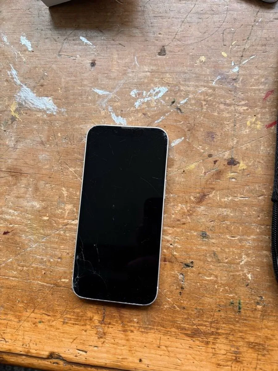 I phone 13 - Image 2