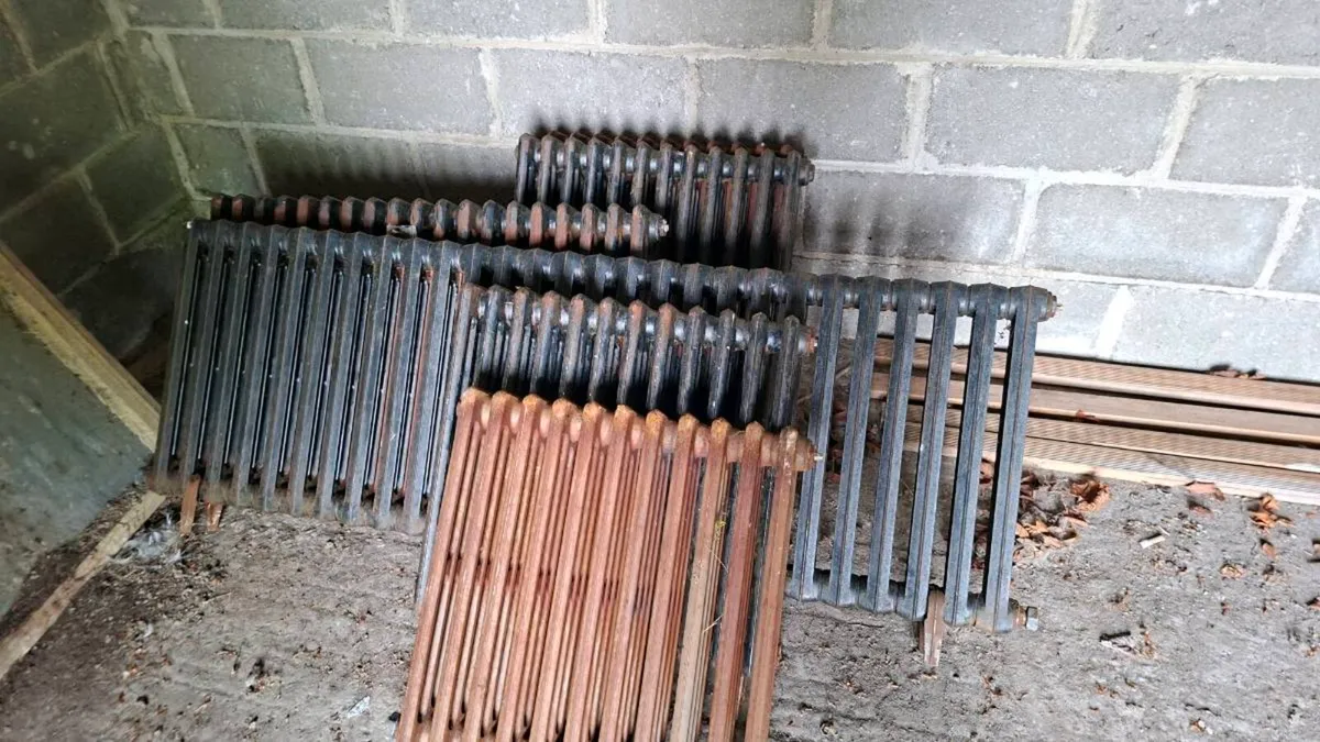 Cast iron radiators - Image 1