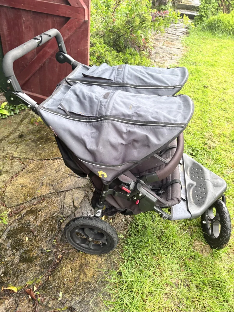 Twin buggy out & about - Image 2