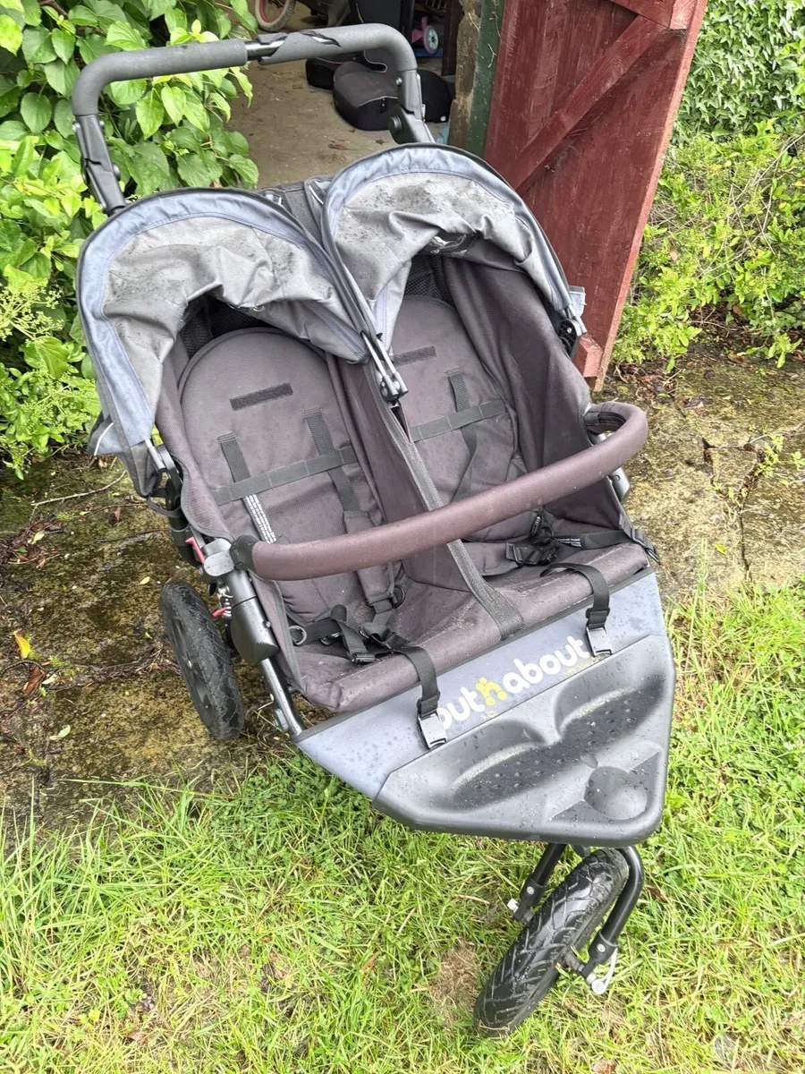 Twin buggy out & about - Image 1