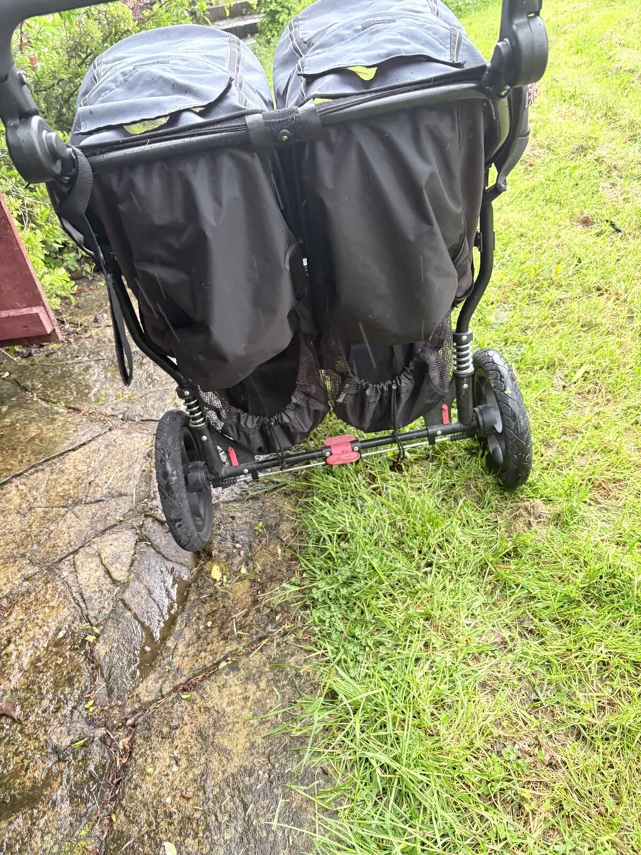 Twin buggy out & about - Image 3