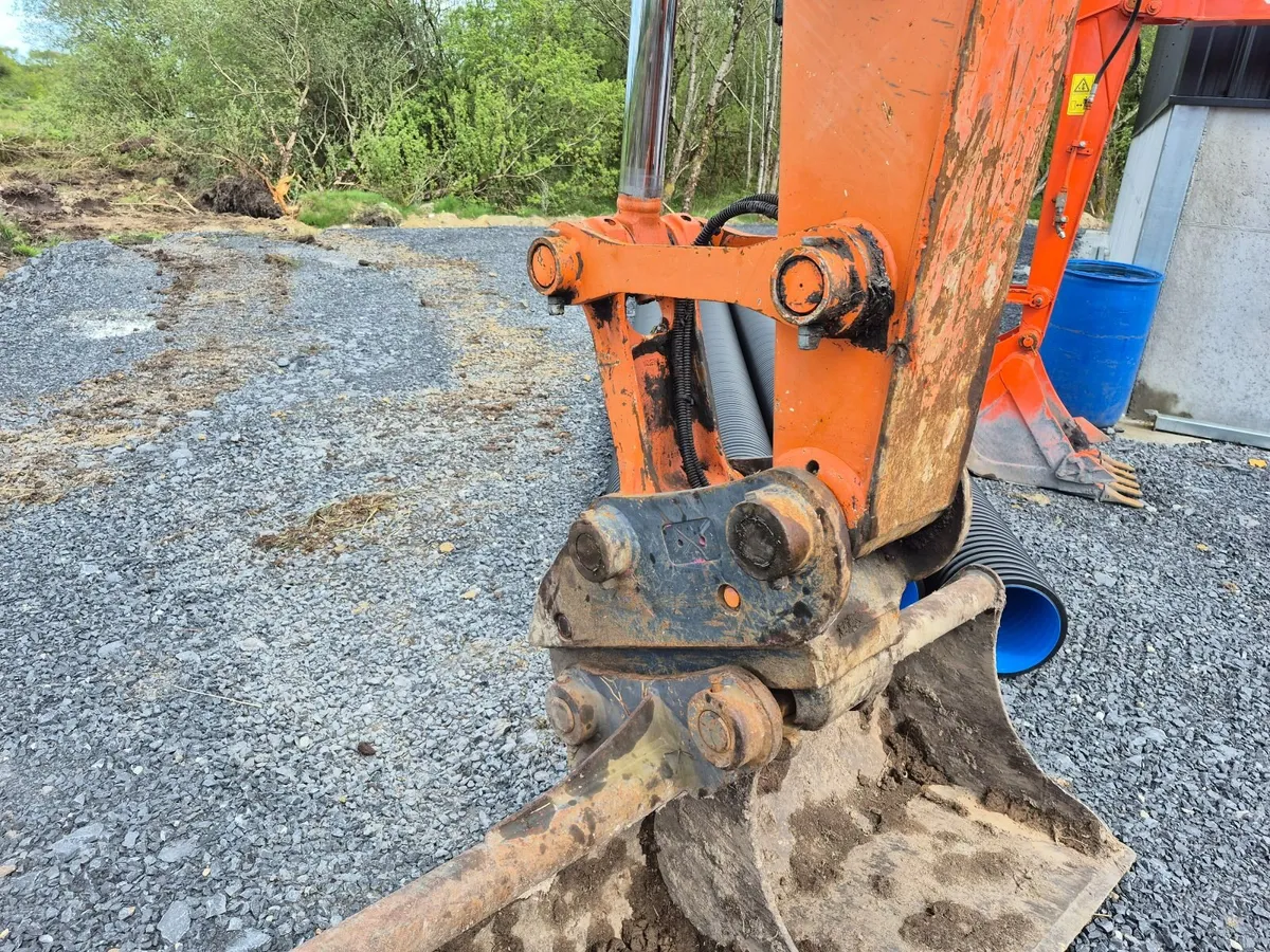 Excavator 13t - Image 4