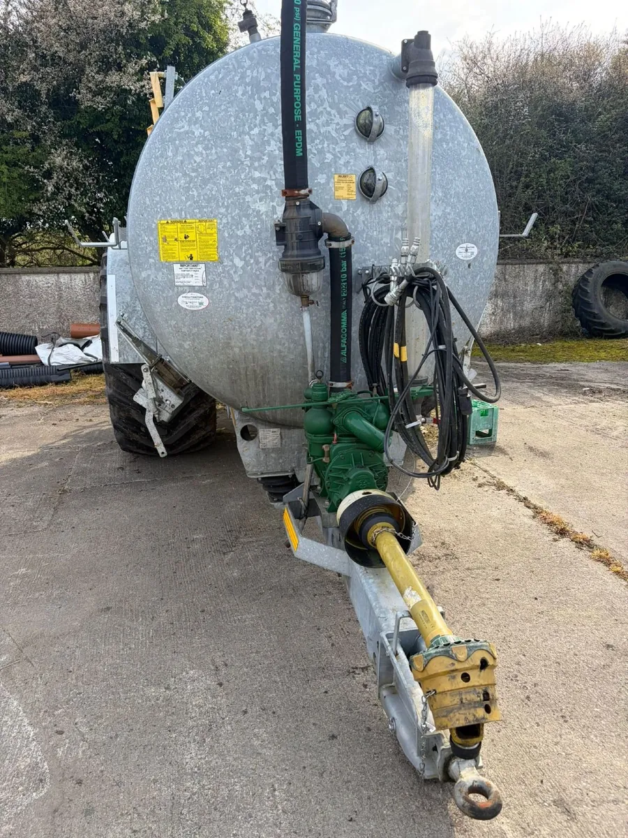 Slurry tanker - Image 1