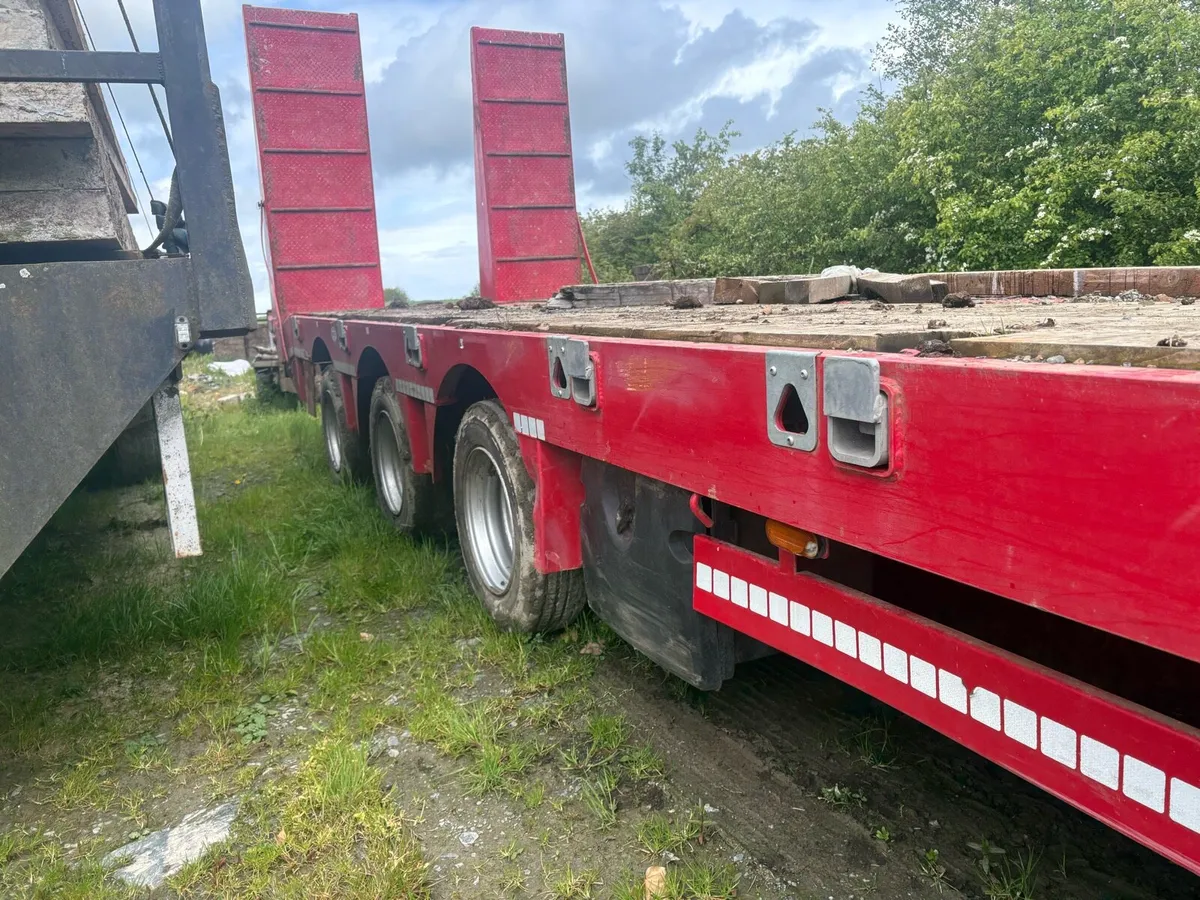 Red rock low loader - Image 2