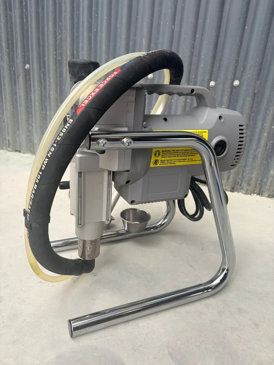 Airless paint sprayer QT190, like new, 110v - Image 2