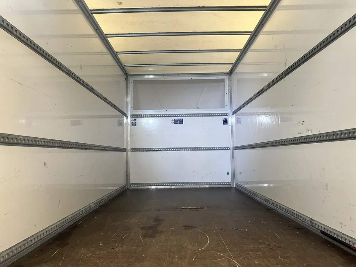 2024 Ford Transit Luton Box Van - Image 3