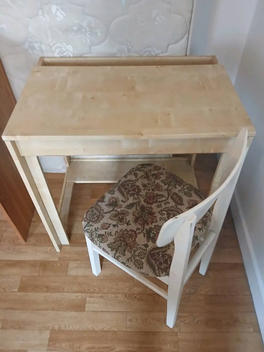 2 X HOMEWORK DESKS & CHAIRS - Image 2
