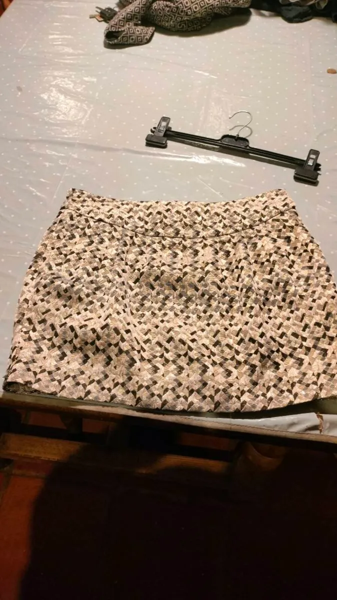 Ladies A wear Gold, cream, black Skirt. Beautiful - Image 3