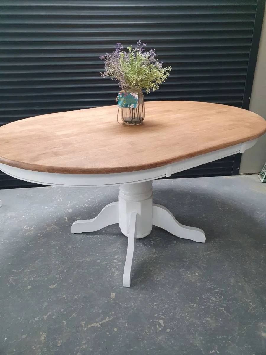 6 seater extendable solid oak - Image 1