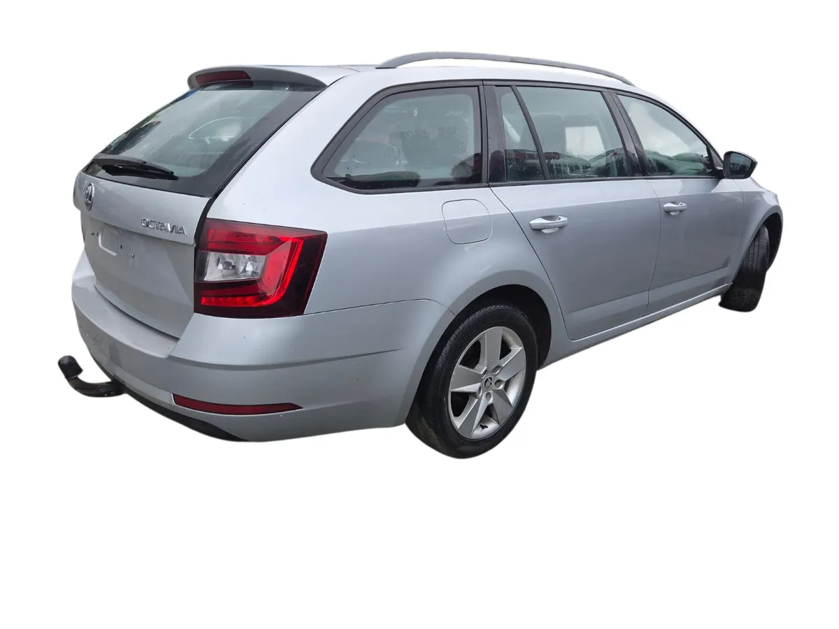 2017 SKODA OCTAVIA For Breaking/Dismantling - Image 3