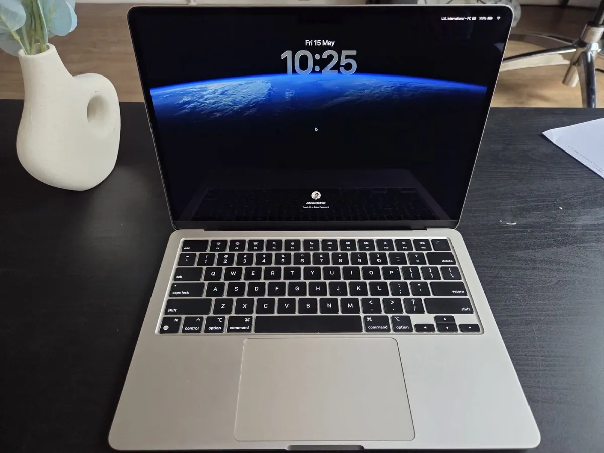 MacBook Air M2 2023 - Image 2