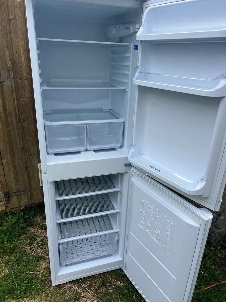 Fridge freezer - Image 4